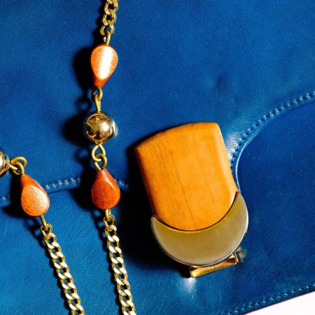 Pochette bleue Charles Jourdan