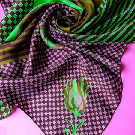 Carré de soie damier